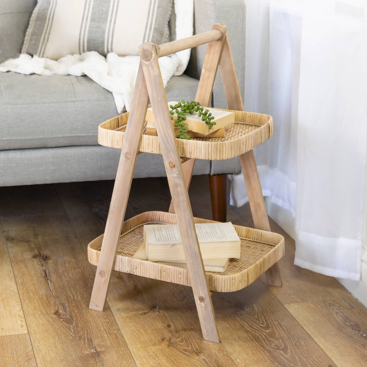 FM1022 - RATTAN SHELF