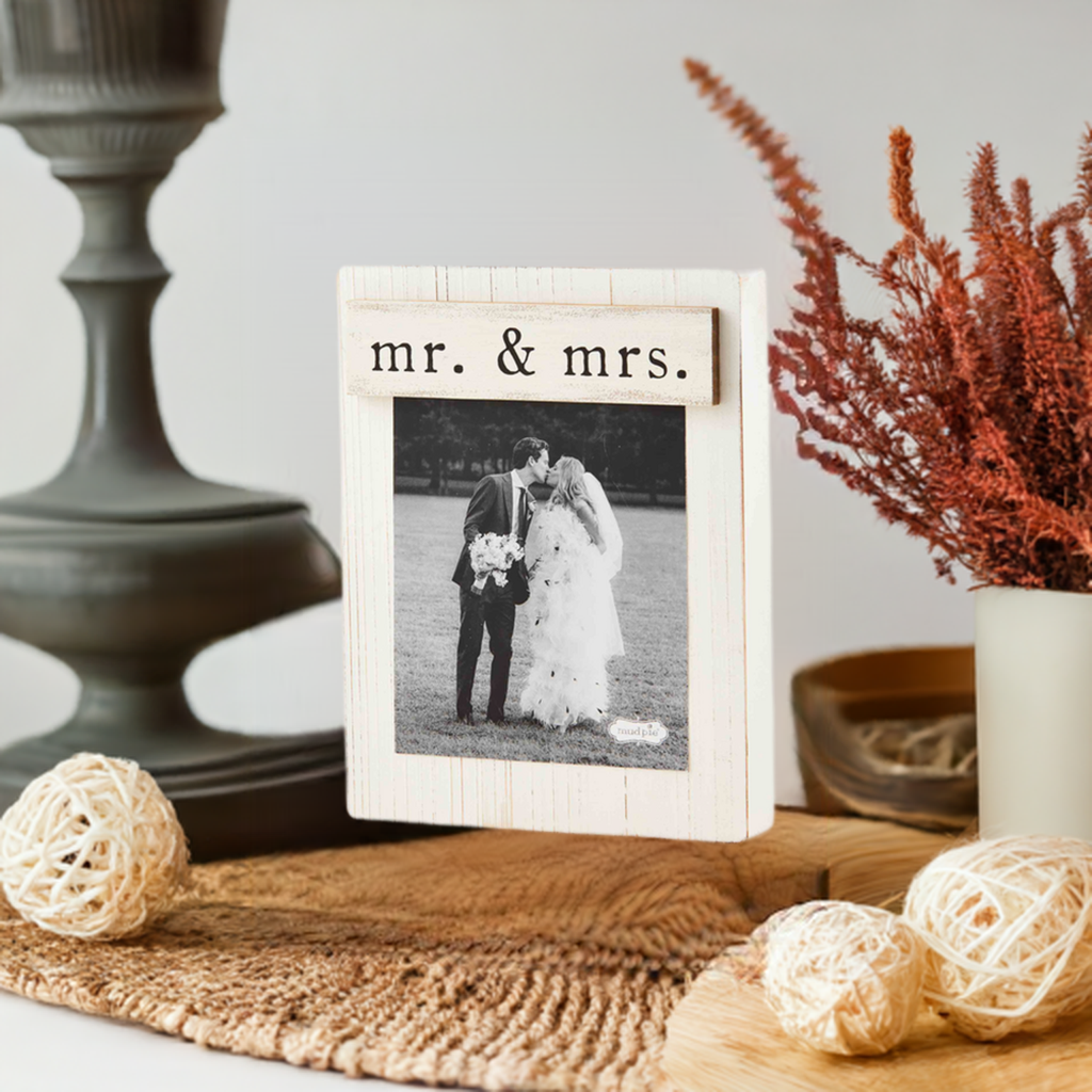 Mr. and Mrs. Magnetic Block Frame